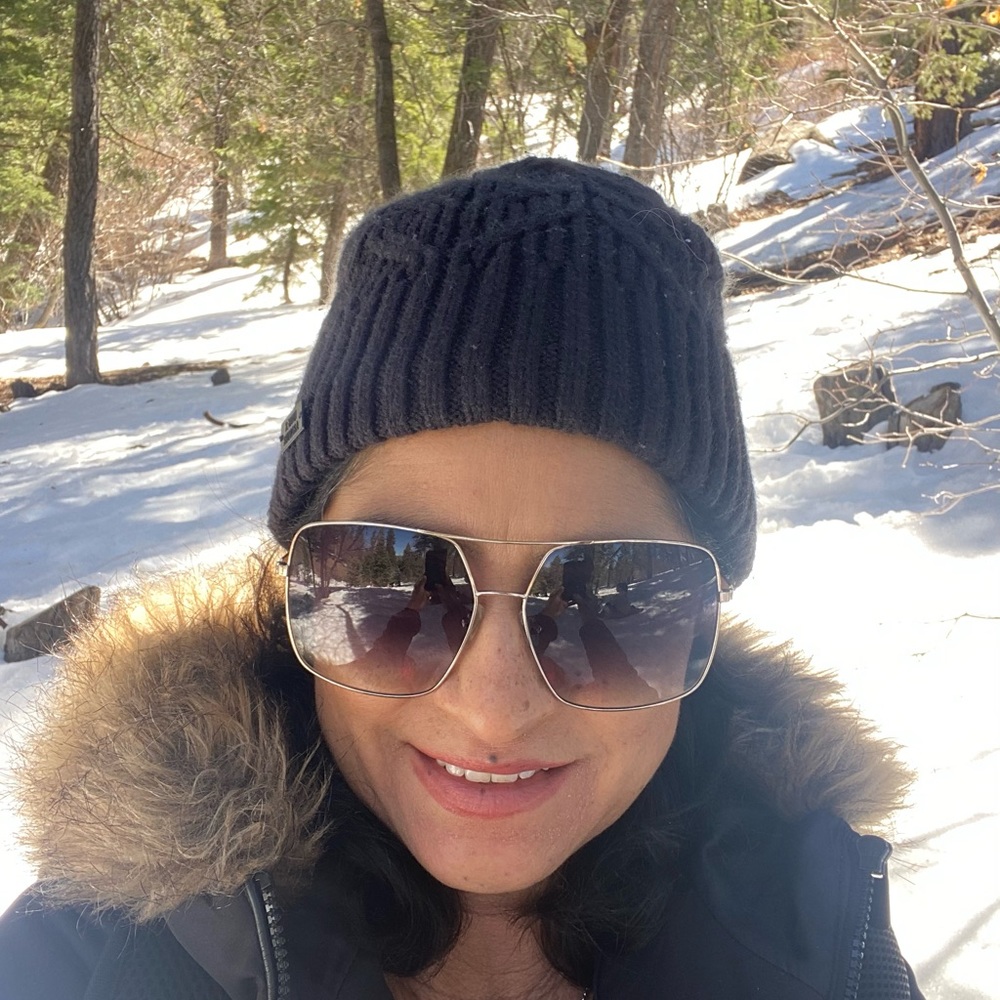 Meet your Posher, Valorie